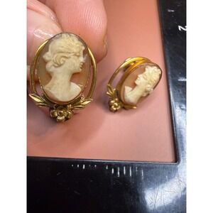 Van Dell 12K Gold Filled Shell Cameo Screw Back Earrings Floral Detail